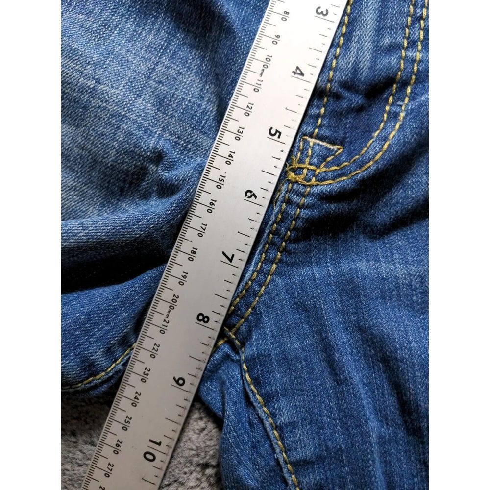 Vigoss Bermuda Cuffed Cut Off Shorts Distressed Women's Size 7, Medium Wash - Picture 5 of 13